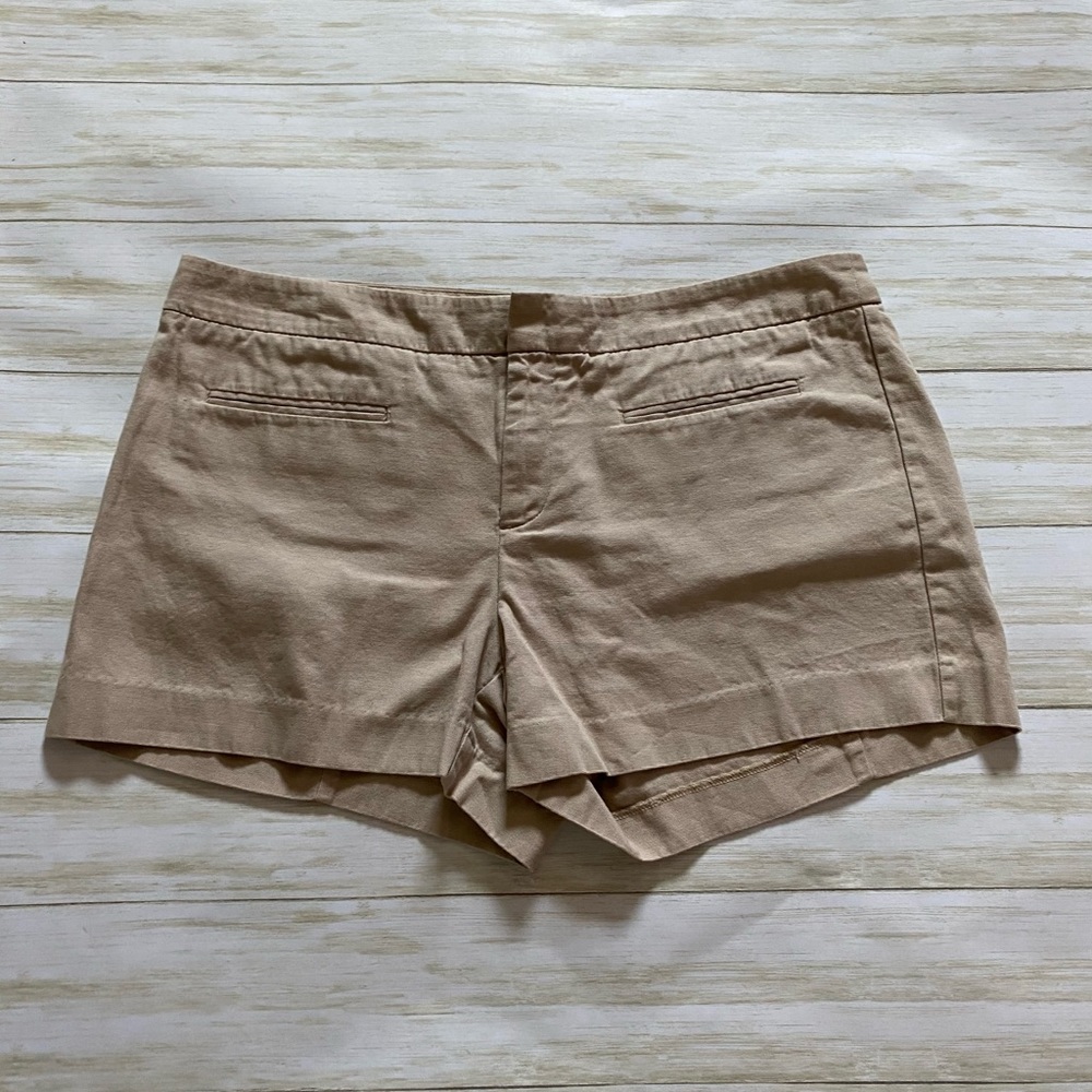 GAP: Women’s size 10 Khaki shorts